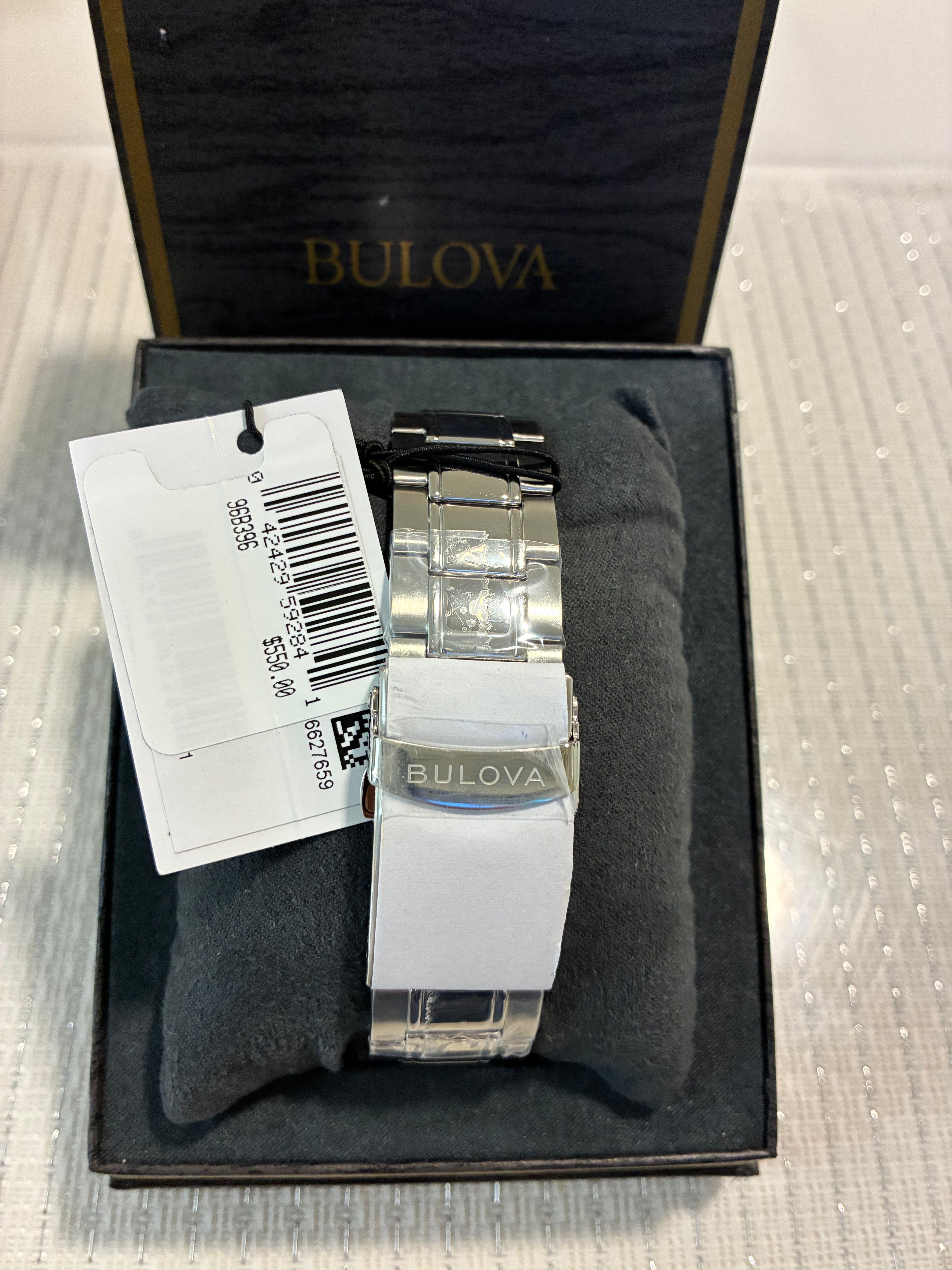 Bulova Marine Star (model 96B396) features a striking green dial housed in a durable stainless steel case.